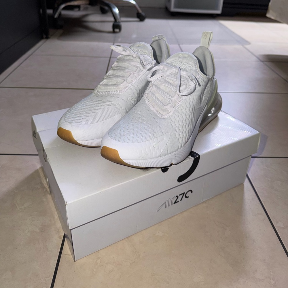 Nike Men’s White and Gum Air Max Shoes - Picture 3 of 3